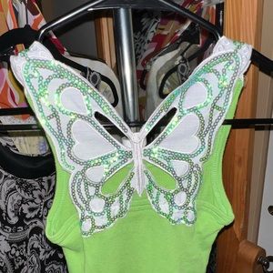 Super adorable butterfly open back tanktop!!